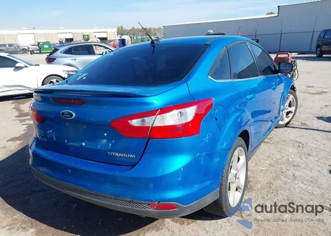 2012 Ford Focus Titanium из США, поврежденный, VIN 1FAHP3J20CL362628